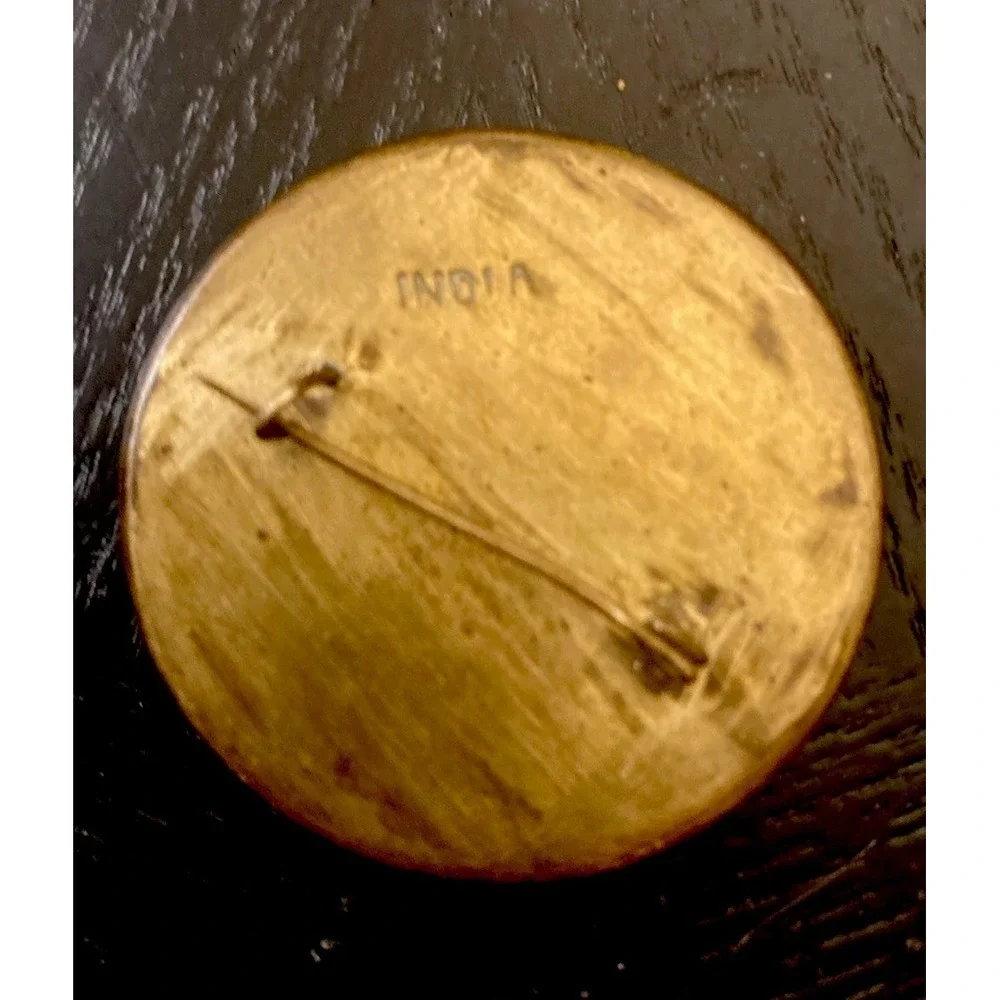 The Unbranded Brand vintage brooch